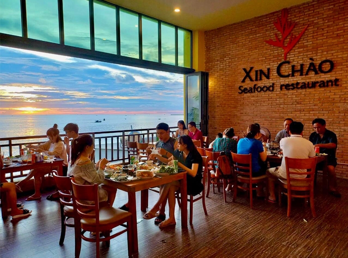 Nhà hàng Xin Chào Phú Quốc - Địa điểm sang trọng, món ăn ngon có view biển ngắm hoàng hôn cực đẹp
