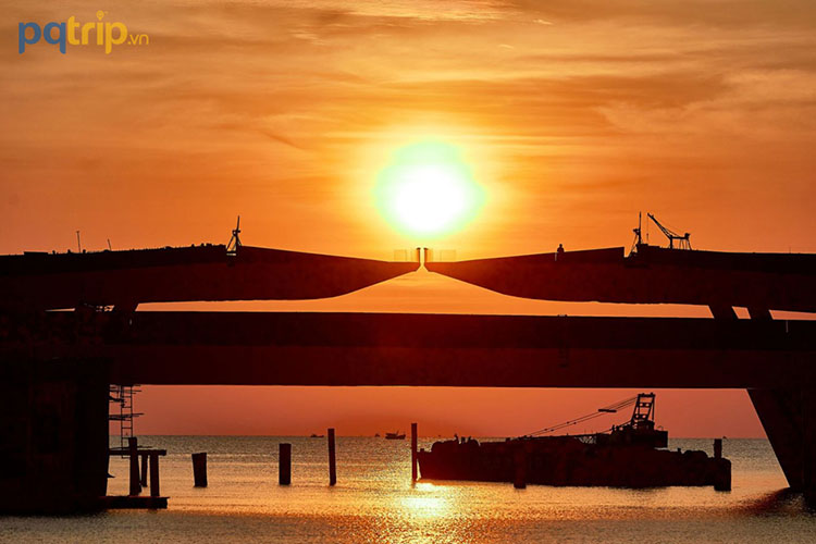 Hình 3 - Cầu Hôn Phú Quốc (Kiss Bridge) 